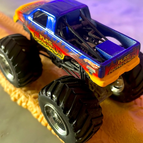 Pure Adrenalin Monster Truck - Picture 6 of 8